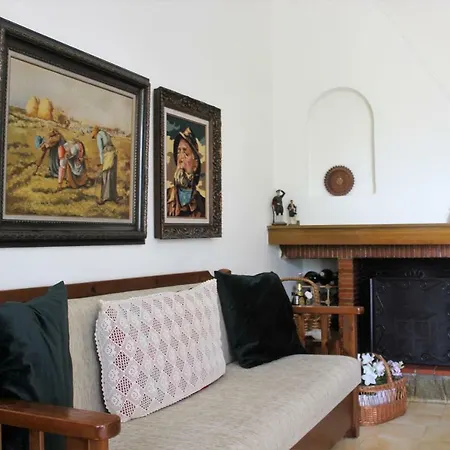 아파트 Traditional House Peraía