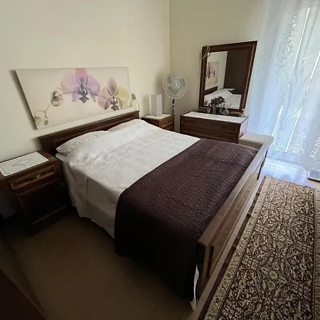 Traditional House Apartment *