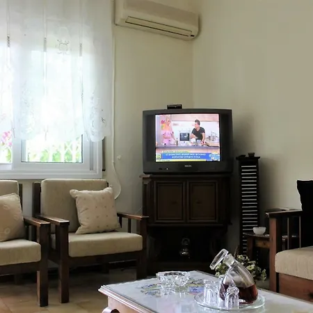 Traditional House Apartment *