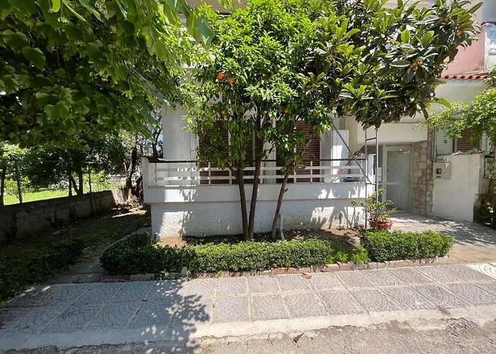 Traditional House דירה Peraía
